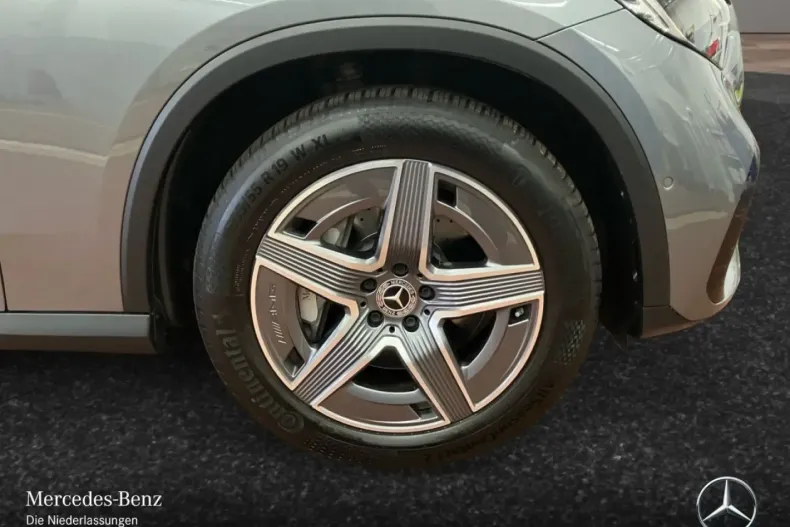 Mercedes-Benz GLC 200 din 2023 cu 50.704 km - oferta MER146971 - foto 3