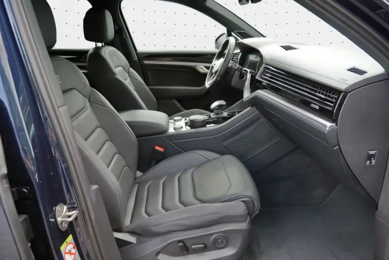 Volkswagen Touareg din 2023 cu 68.200 km - oferta VOL146973 - foto 4