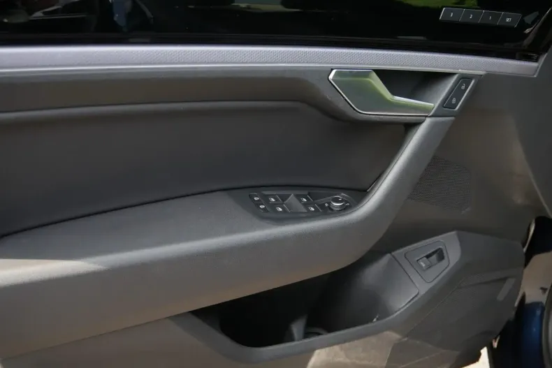 Volkswagen Touareg din 2023 cu 68.200 km - oferta VOL146973 - foto 19