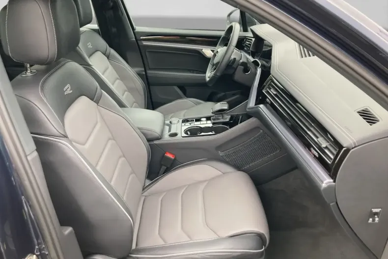 Volkswagen Touareg din 2024 cu 10.151 km - oferta VOL146974 - foto 3