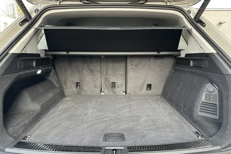 Volkswagen Touareg din 2025 cu 25.063 km - oferta VOL146975 - foto 11