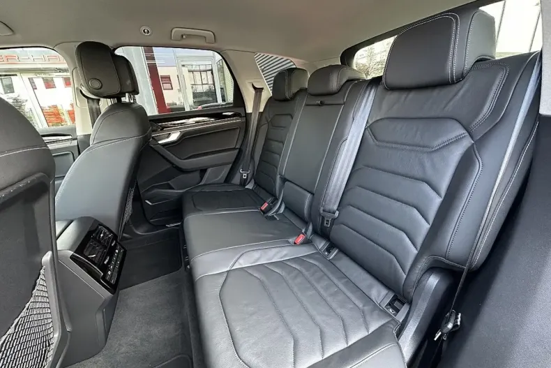 Volkswagen Touareg din 2025 cu 25.063 km - oferta VOL146975 - foto 16