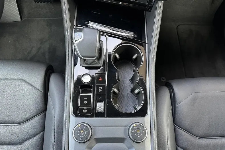 Volkswagen Touareg din 2025 cu 25.063 km - oferta VOL146975 - foto 23