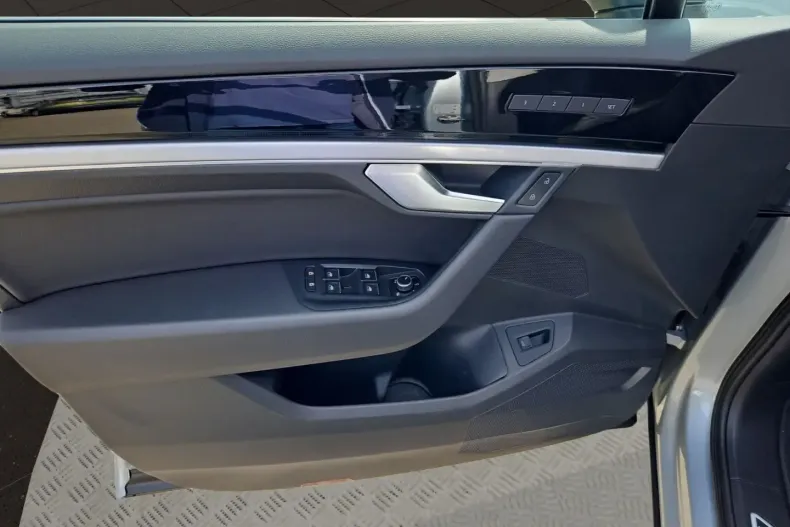 Volkswagen Touareg din 2023 cu 72.400 km - oferta VOL146977 - foto 16