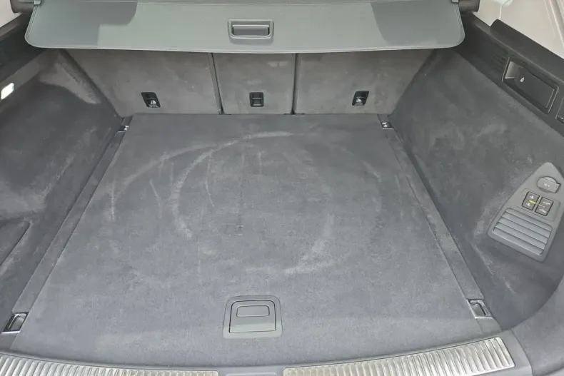 Volkswagen Touareg din 2023 cu 72.400 km - oferta VOL146977 - foto 21