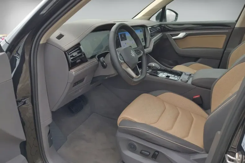 Volkswagen Touareg din 2024 cu 35.090 km - oferta VOL146980 - foto 10