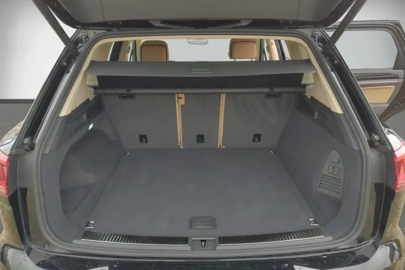 Volkswagen Touareg din 2024 cu 35.090 km - oferta VOL146980 - foto 13