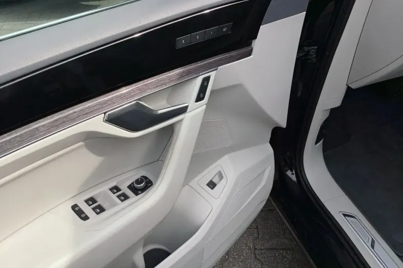 Volkswagen Touareg din 2023 cu 51.810 km - oferta VOL146981 - foto 7