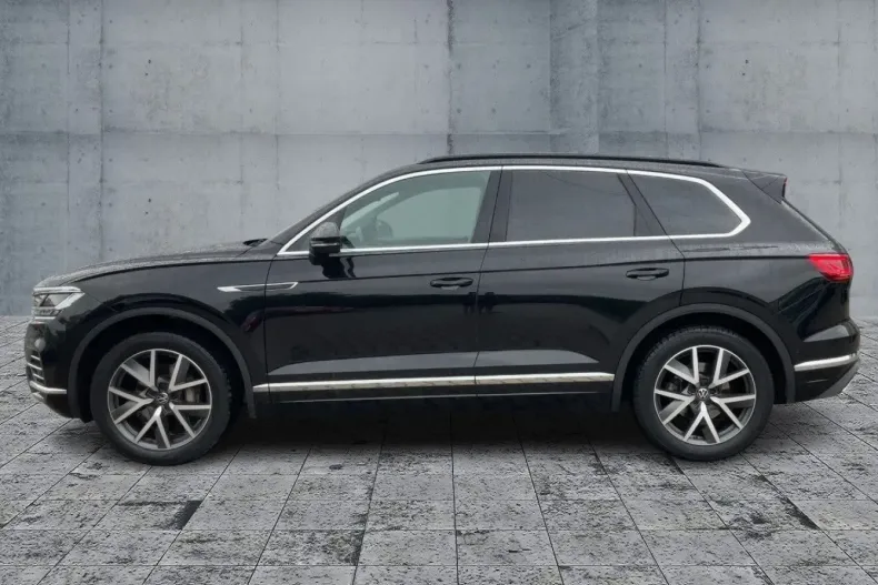 Volkswagen Touareg din 2023 cu 67.482 km - oferta VOL146983 - foto 3