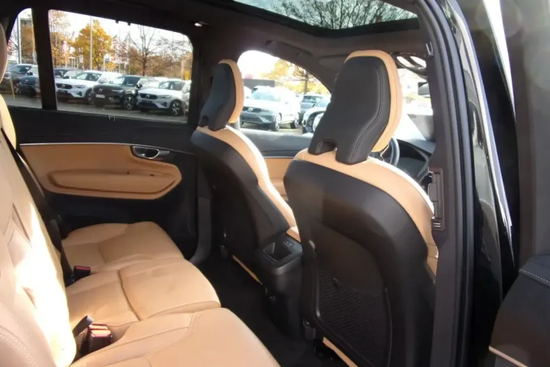 Volvo XC90 din 2023 cu 31.300 km - oferta VOL146985 - foto 10