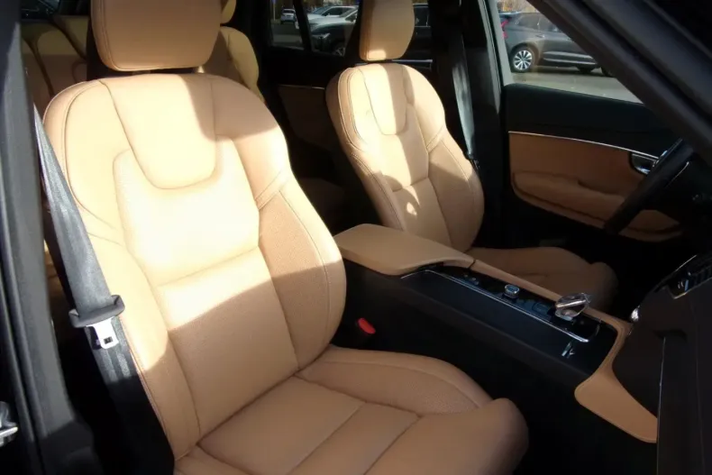 Volvo XC90 din 2023 cu 31.300 km - oferta VOL146985 - foto 13