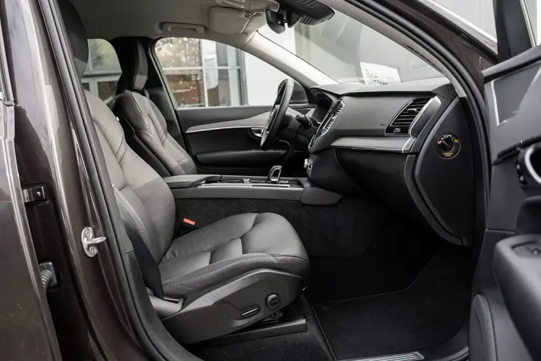 Volvo XC90 din 2024 cu 21.000 km - oferta VOL146986 - foto 2