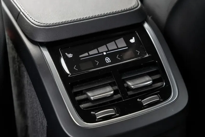 Volvo XC90 din 2024 cu 21.000 km - oferta VOL146986 - foto 8