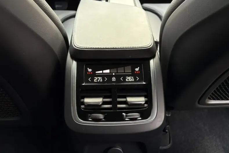 Volvo XC90 din 2024 cu 28.194 km - oferta VOL146990 - foto 12