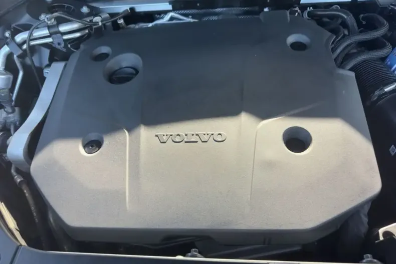 Volvo XC90 din 2024 cu 35.135 km - oferta VOL146994 - foto 12