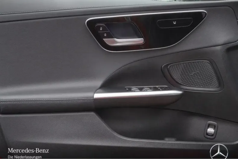 Mercedes-Benz C 200 din 2024 cu 8.169 km - oferta MER146999 - foto 8