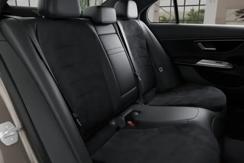 Mercedes-Benz E 200 din 2025 cu 10.000 km - oferta MER147001 - foto 12