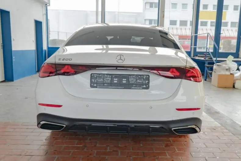 Mercedes-Benz E 200 din 2025 cu 6.367 km - oferta MER147002 - foto 4