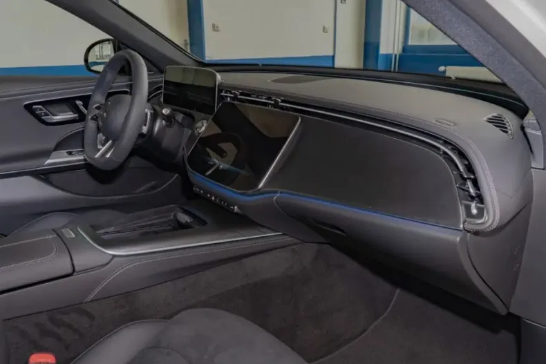 Mercedes-Benz E 200 din 2025 cu 6.367 km - oferta MER147002 - foto 7