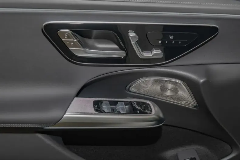 Mercedes-Benz E 200 din 2025 cu 6.367 km - oferta MER147002 - foto 9