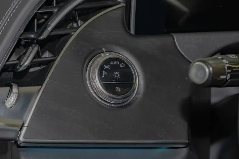 Mercedes-Benz E 200 din 2025 cu 6.367 km - oferta MER147002 - foto 11