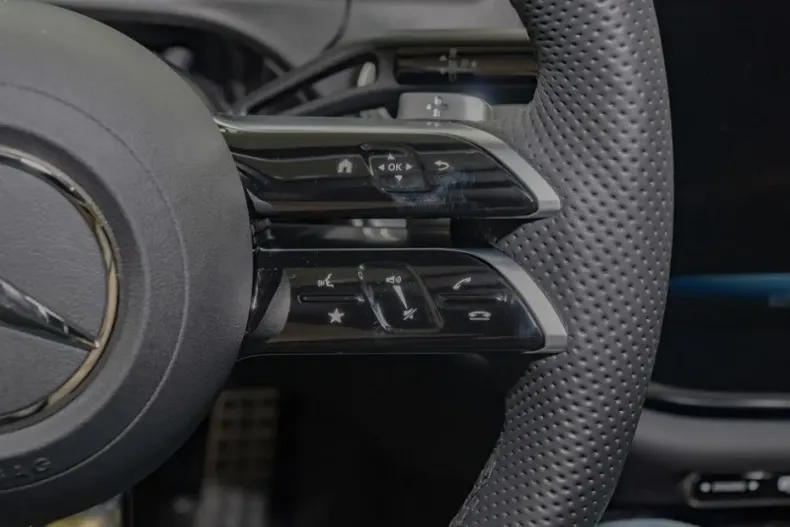 Mercedes-Benz E 200 din 2025 cu 6.367 km - oferta MER147002 - foto 13