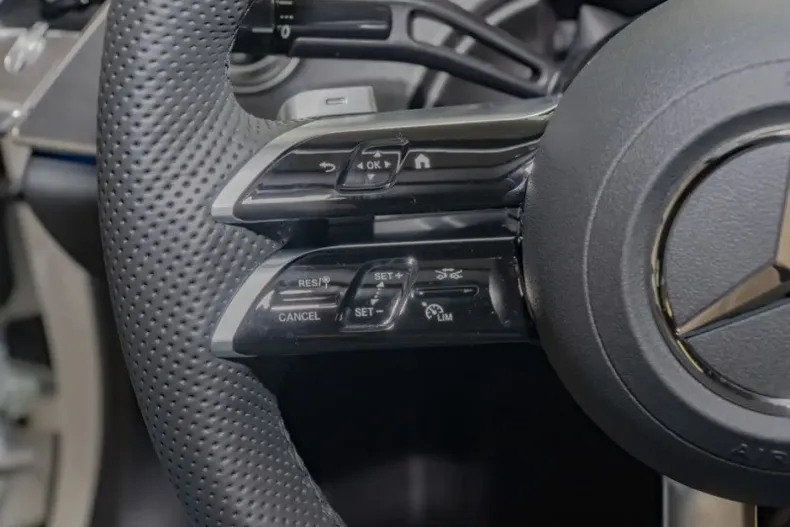 Mercedes-Benz E 200 din 2025 cu 6.367 km - oferta MER147002 - foto 14