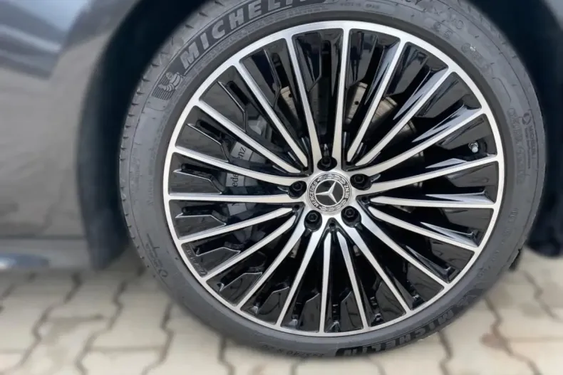 Mercedes-Benz E 300 din 2024 cu 11.022 km - oferta MER147007 - foto 6