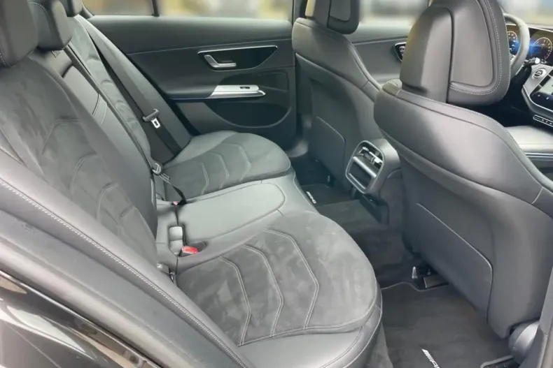 Mercedes-Benz E 300 din 2024 cu 11.022 km - oferta MER147007 - foto 11