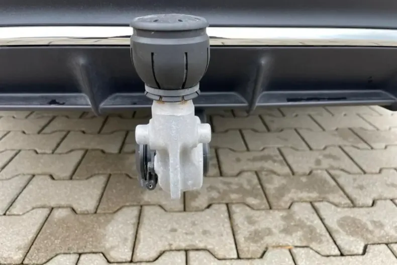 Mercedes-Benz E 300 din 2024 cu 11.022 km - oferta MER147007 - foto 16