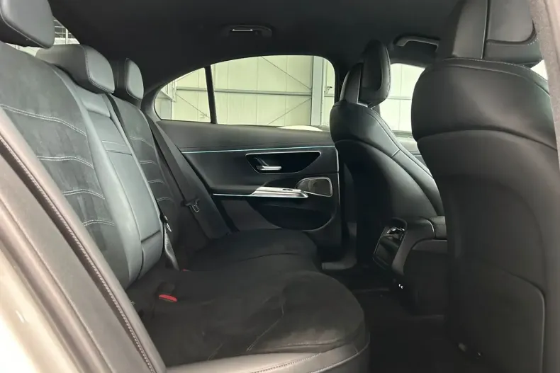 Mercedes-Benz E 200 din 2024 cu 24.993 km - oferta MER147012 - foto 13