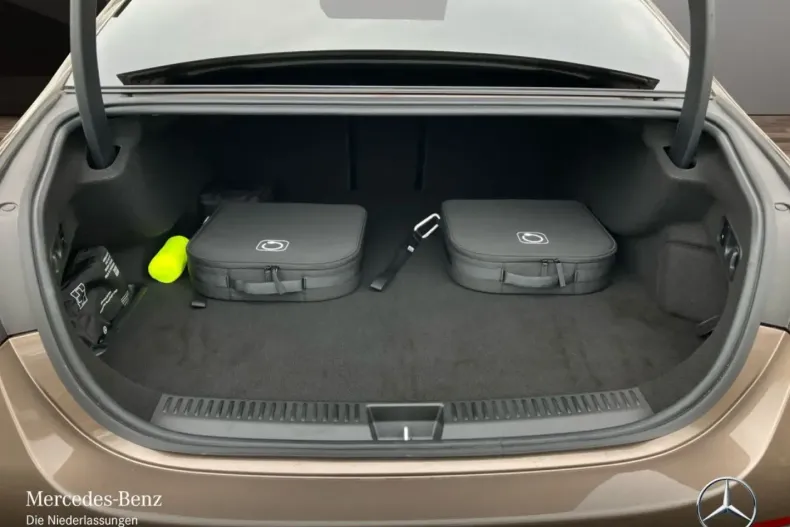 Mercedes-Benz E 300 din 2025 cu 12.390 km - oferta MER147016 - foto 14