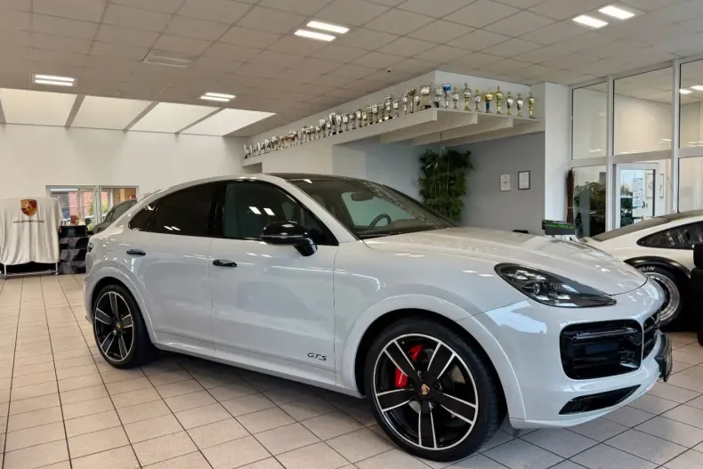 Porsche Cayenne din 2022 cu 74.856 km - oferta POR147036 - foto 1