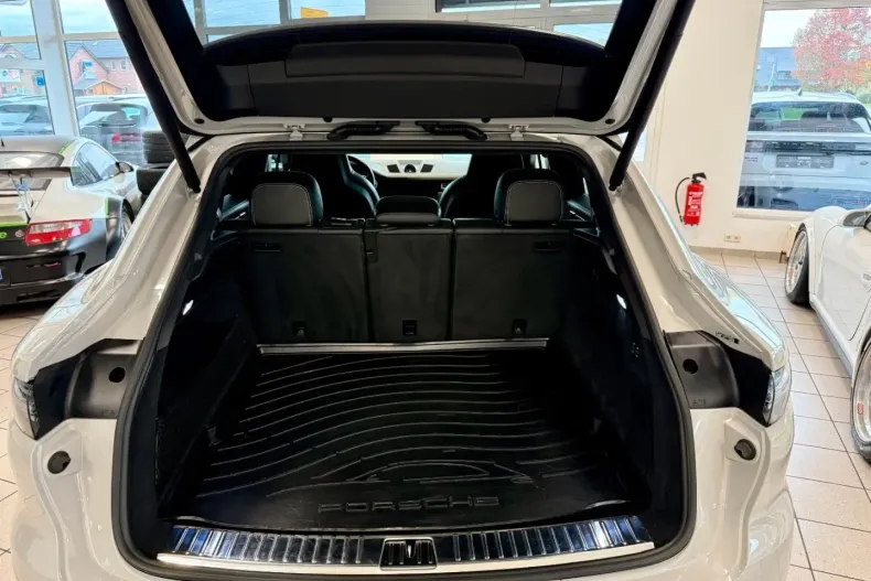 Porsche Cayenne din 2022 cu 74.856 km - oferta POR147036 - foto 10