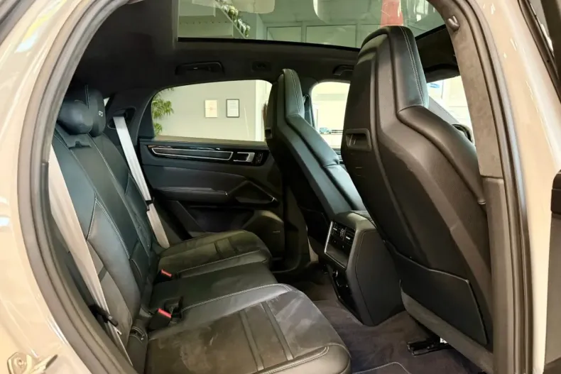 Porsche Cayenne din 2022 cu 74.856 km - oferta POR147036 - foto 12