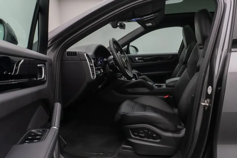 Porsche Cayenne din 2022 cu 63.072 km - oferta POR147045 - foto 19