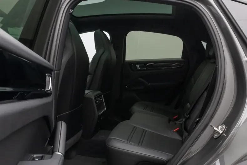 Porsche Cayenne din 2022 cu 63.072 km - oferta POR147045 - foto 25