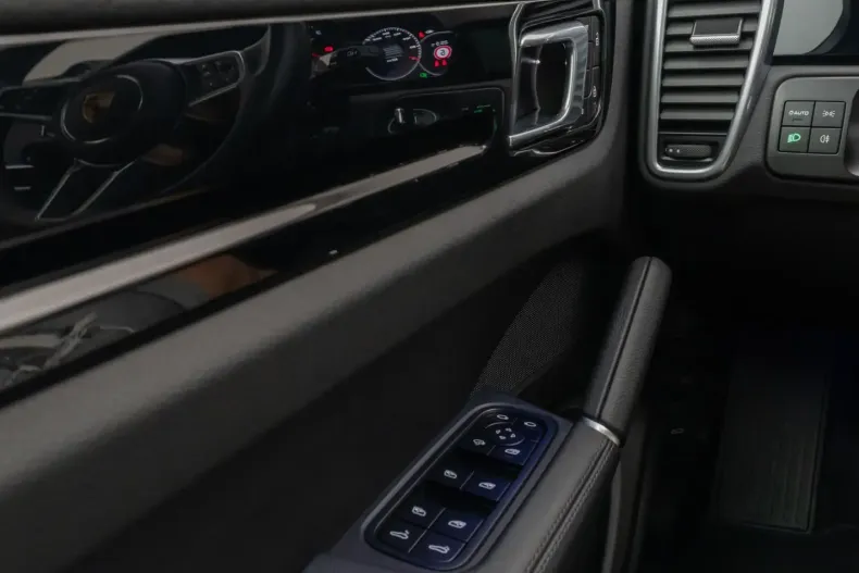 Porsche Cayenne din 2022 cu 63.072 km - oferta POR147045 - foto 34