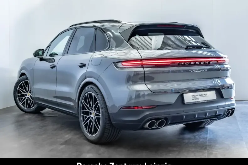 Porsche Cayenne din 2024 cu 23.597 km - oferta POR147046 - foto 3