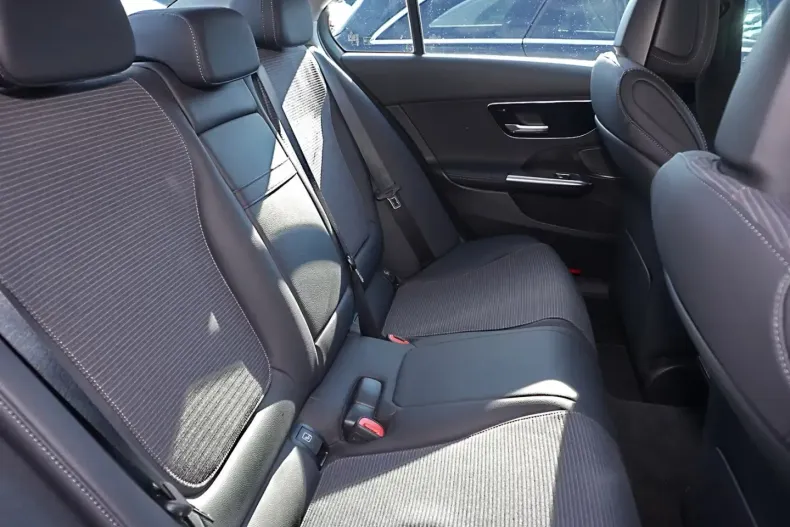 Mercedes-Benz C 180 din 2024 cu 13.414 km - oferta MER147082 - foto 4