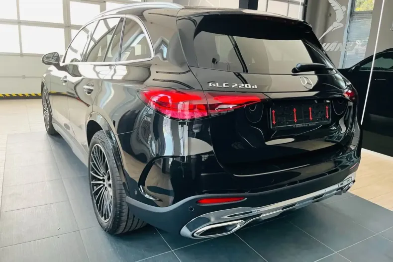 Mercedes-Benz GLC 220 din 2025 cu 12.500 km - oferta MER147084 - foto 4