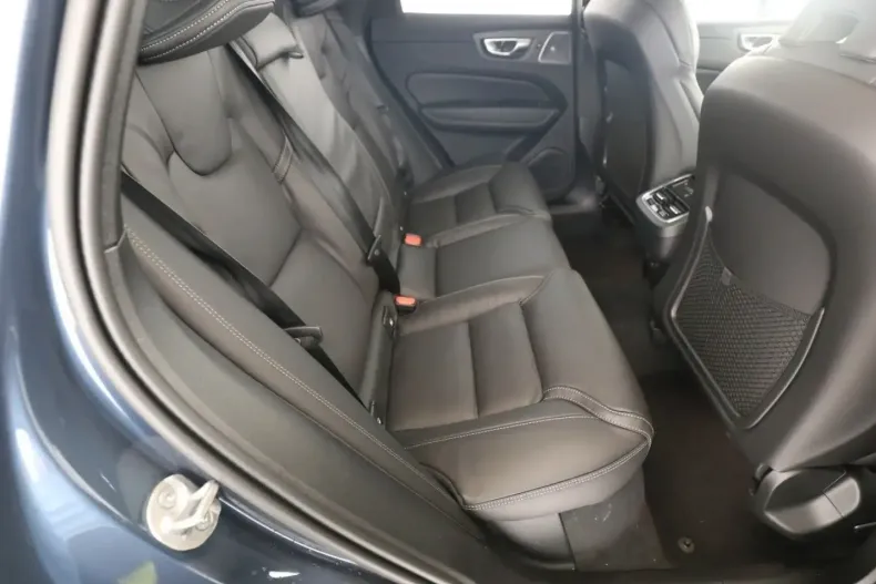 Volvo XC60 din 2025 cu 12.373 km - oferta VOL147107 - foto 4