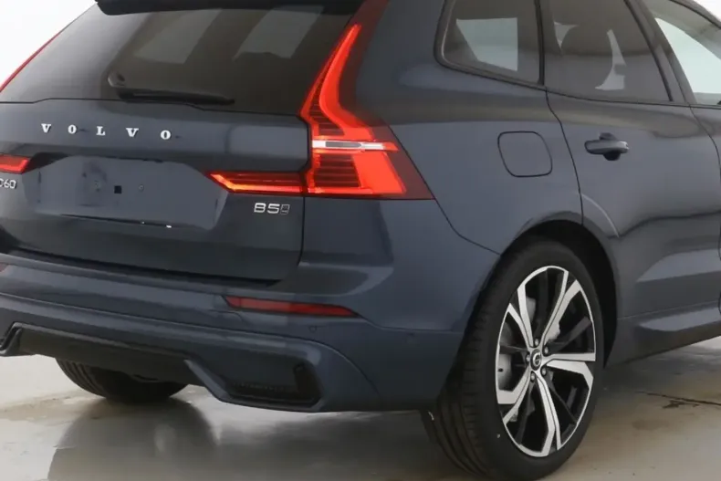 Volvo XC60 din 2025 cu 12.373 km - oferta VOL147107 - foto 8