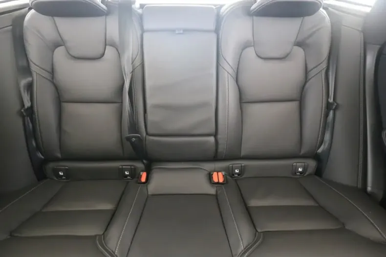 Volvo XC60 din 2025 cu 12.373 km - oferta VOL147107 - foto 10