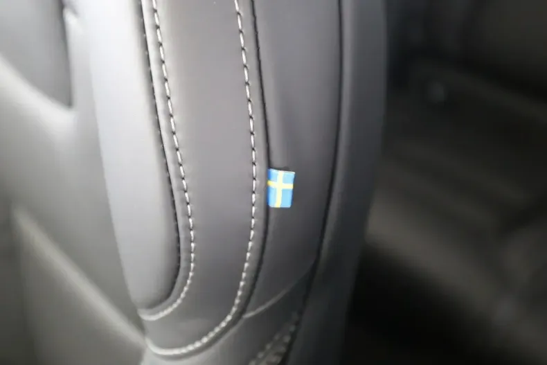 Volvo XC60 din 2025 cu 12.373 km - oferta VOL147107 - foto 12