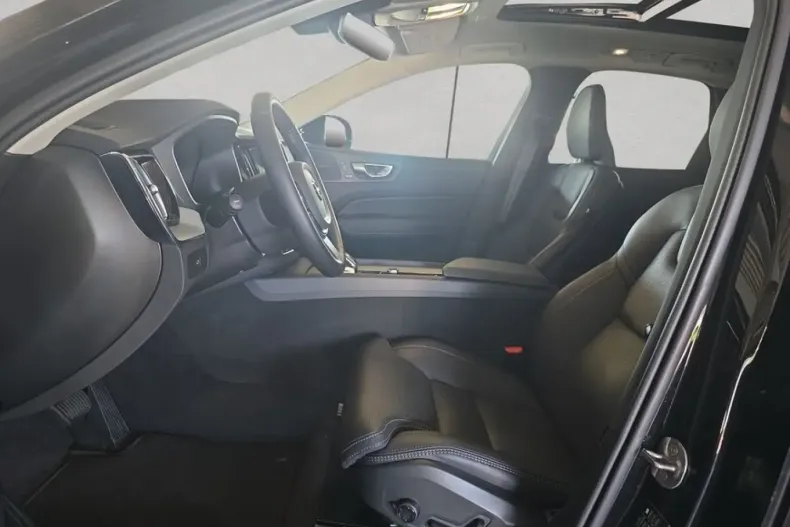 Volvo XC60 din 2024 cu 6.227 km - oferta VOL147109 - foto 6