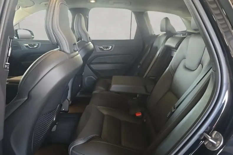 Volvo XC60 din 2024 cu 6.227 km - oferta VOL147109 - foto 14