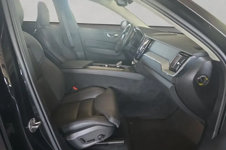 Volvo XC60 din 2024 cu 6.227 km - oferta VOL147109 - foto 15