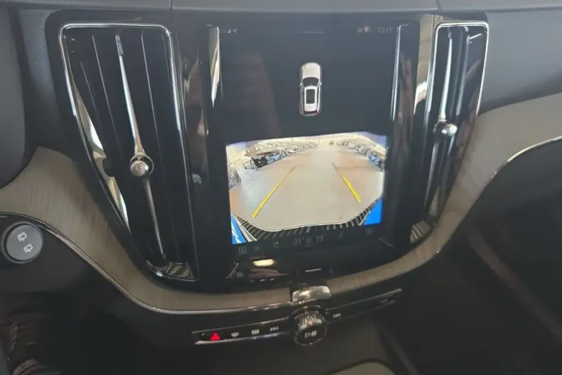 Volvo XC60 din 2024 cu 6.227 km - oferta VOL147109 - foto 17