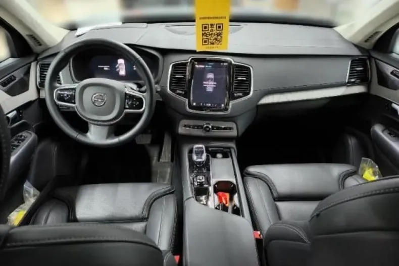 Volvo XC90 din 2024 cu 17.259 km - oferta VOL147110 - foto 2